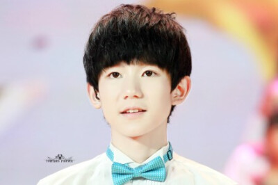 #TFBOYS# #TFBOYS王源# 140821开学第一课录制 9p~ 你眼中有春与秋，胜过我见过爱过的一切山川与河流 #初见千凯源，倾心复十年#