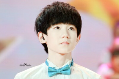 #TFBOYS# #TFBOYS王源# 140821开学第一课录制 9p~ 你眼中有春与秋，胜过我见过爱过的一切山川与河流 #初见千凯源，倾心复十年#