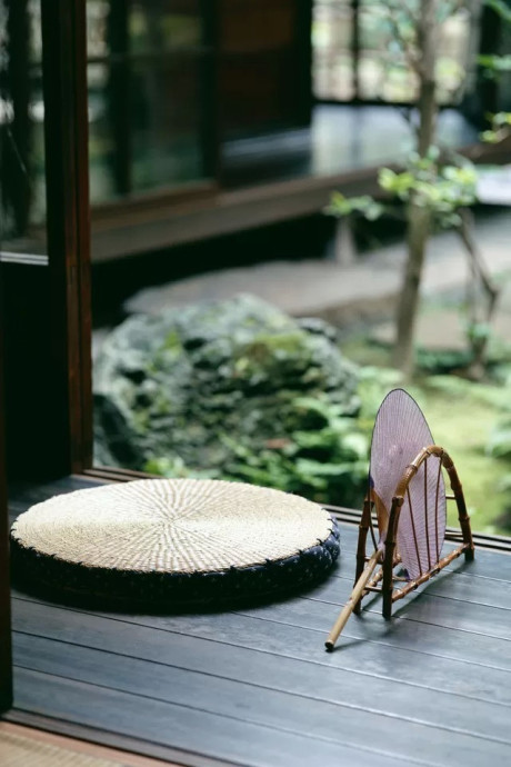 情不知所起，一往而深。生者可以死，死可以生。生而不可与死，死而不可复生者，皆非情之至也。---《牡丹亭》 汤显祖