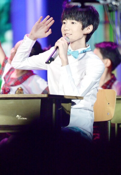 #王源开学第一课# //@王源微吧:#王源开学第一课# #TFBOYS王源# 小尾巴已经等不及想见到可爱的源源啦！//@CCTV开学第一课: #2014开学第一课#当然还有可爱到没理由的@TFBOYS-王源 ,小伙伴们一起倒计时吧@TFBOYS组合 @T…