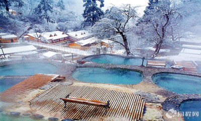 四川海螺沟冰川温泉度假村