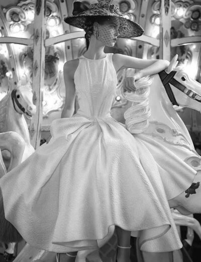 Model: Anne Gunning. Photo: Norman Parkinson, 1950s.