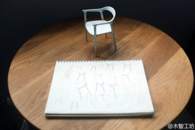 【新品设计进展】我们设计的第一把扶手椅，3D打印的模型效果，尚未定稿。向汽车设计学习，采用完全流线型的设计语言。希望大家多提建议，我们还在继续调整完善中。