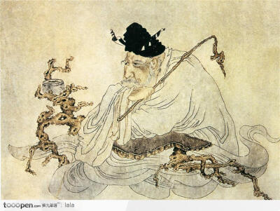 抱着树根的老人