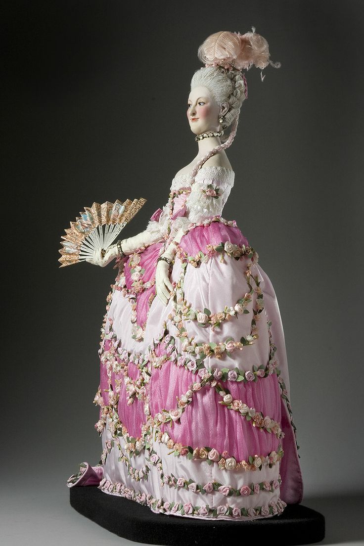 she became a symbol of the rottenness of the ancien régime.