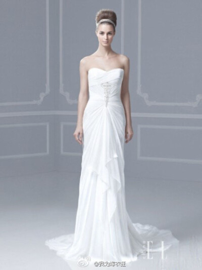 Enzoani Bridal 2015春夏新款婚纱，秉承一贯高贵典雅的风格，回归传统纯白色婚纱礼服，将褶皱充分运用在裙摆上，让古典宫廷样式与现代简约感充分结合在一起。