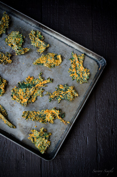 These Cashew and Roasted Red Pepper Kale Chips are savory, crunchy and bursting with flavor. People will beg you for the recipe! (vegan &amp;amp; gluten-free)