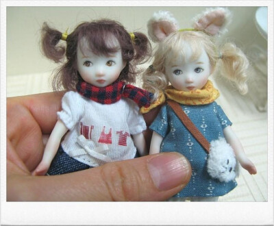 Small porcelain dolls by Sun Joo Lee https://www.facebook.com/szreeart#!/szreeart