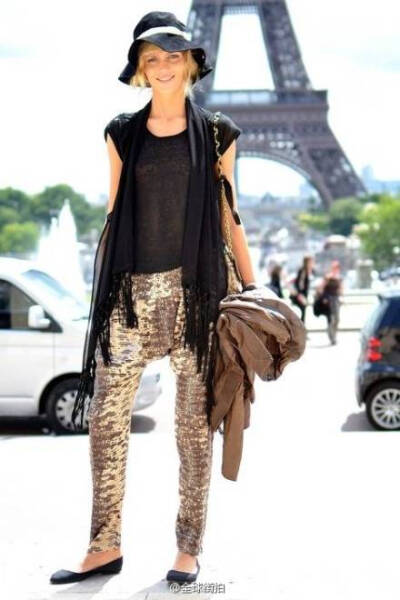 ✿ Streetstyle ✿ | behind the Eiffel Tower