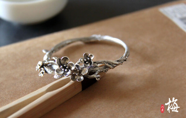 【九九倾城】浮雕手镯·梅