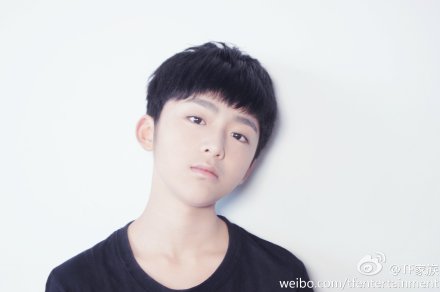  开学啦！在刚过去的暑假中，大家都做了些什么呢？TF家族的练习生们也趁着暑假认真训练呢！不过，在训练的时候都会发生些什么好玩儿的事情呢？让我们一起来看看练习生们的日常吧~！小师弟们，萌萌哒~！ |练习生们的日常