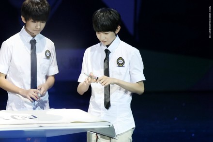 #王源# #TFBOYS王源# 140826 步步高重庆见面会 9P