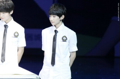 #王源# #TFBOYS王源# 140826 步步高重庆见面会 9P