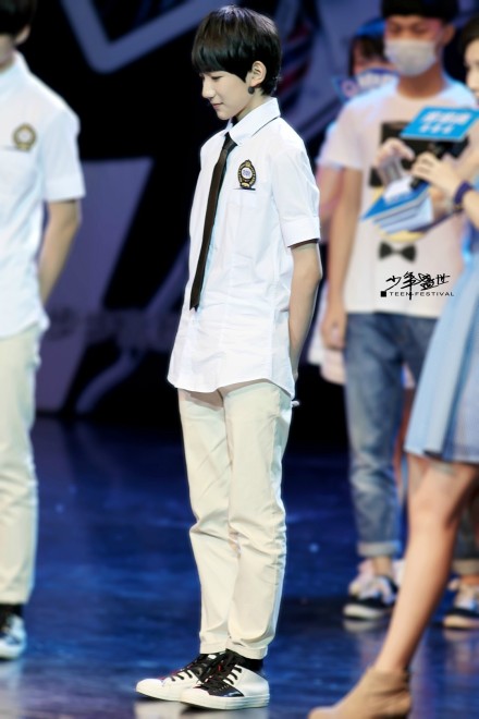 2014/8/26#TFBOYS##王源#【@TFBOYS-王源 你总说要成为一个暖男，其实你的存在本身就是一种温暖啊。】#少年盛世# Lofter&amp;gt;&amp;gt;http://t.cn/Rv0fRCA