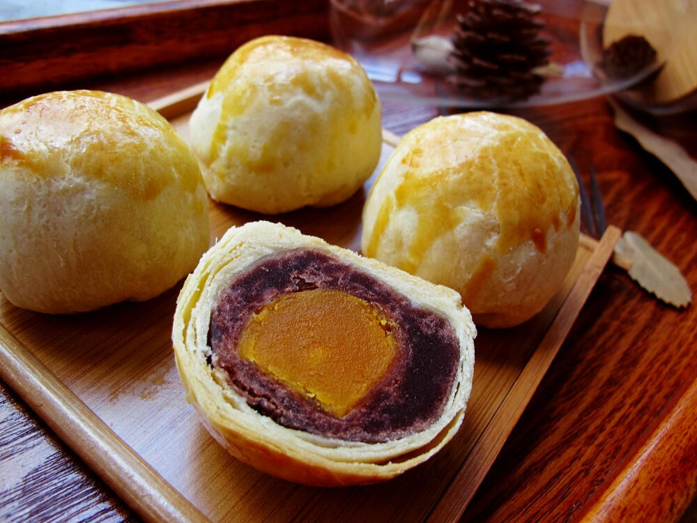 厦门特色美食蛋黄酥 手作