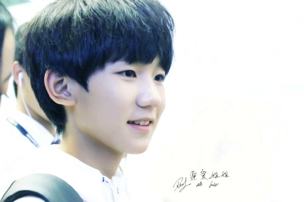 20140828深圳宝安机场送机 #TFBOYS王源# 4P