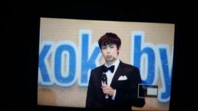 #Nichkhun# #GoCrazyWith2PM# 【140916 Nichkhun Fanmeeting in Bangkok by AJ】Khunnie说GO CRAZY里没有帅气男人的形象 他们就是6个轰子 然后开玩笑说因为GO CRAZY的舞蹈很high 所以跳完之后容易一只腿变粗/长. cr…