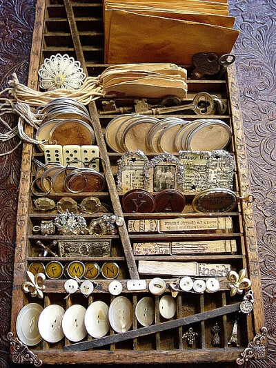 printer's drawer for display of smalls of jewelry