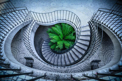迷人的螺旋楼梯，摄影师:Nattapol  Pornsalnuwat