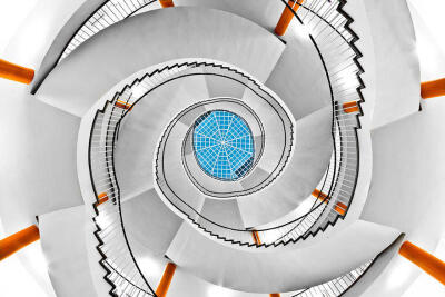 迷人的螺旋楼梯，摄影师：Philipp  Gotze