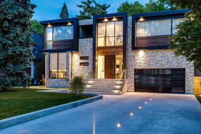 7 Ashley Park Road is a private residence located in Toronto, Canada.