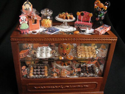 Vintage Halloween Miniature Dollhouse Shop by GoddessofChocolate