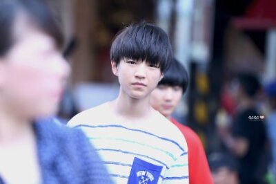 台湾行9p @TFBOYS-王俊凯 为你放弃世界有何不可 没有什么事情是不值得。喜欢你的这份心不想变也不会变，生日快乐｛www.wangjunkai0921.com｝