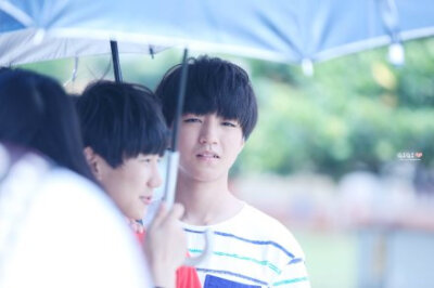 台湾行9p @TFBOYS-王俊凯 为你放弃世界有何不可 没有什么事情是不值得。喜欢你的这份心不想变也不会变，生日快乐｛www.wangjunkai0921.com｝出处见水印