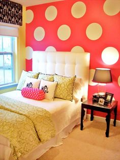 polka dot walls, lovvveee it!:) ♥