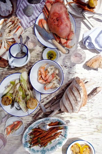 summer crab feast | via: cannelle et vanille