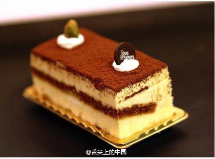 【提拉米苏Tiramisu】意大利语中的含义，“记住我”，“带我走”，传说吃到的人会幸福哦~|图收集于网络