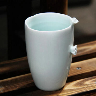 原创意手工陶瓷马克杯简约青釉陶艺咖啡杯素雅捏花水杯子女生礼物