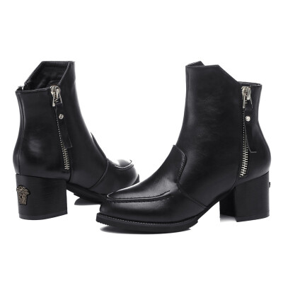  早秋的搭配太过单调？是时候给自己添一双帅气的【高帮鞋】啦~无论怎么搭配都潮爆了！100款精选高帮鞋请戳→