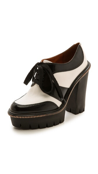 Marc by Marc Jacobs Uniform Oxford Pump