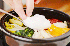 #FFFのGIF#美食不分国界。韩式石锅拌饭~~泡菜简直下饭神物。动图哦~不动戳大哦！！！
