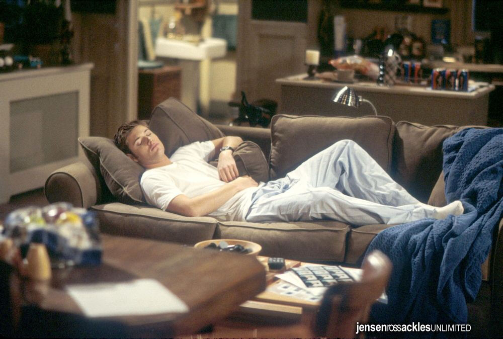 男神睡着了好可爱~