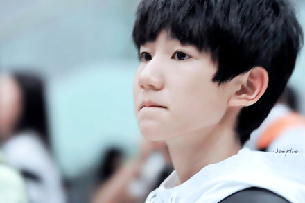 @TFBOYS-王源 不敢想的梦想 透过你的眼光 我才看见它原来在前方。♡