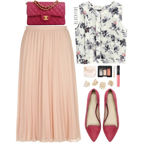 A fashion look from October 2014 featuring Dorothy Perkins skirts and Chanel clutches. Browse and shop related looks.