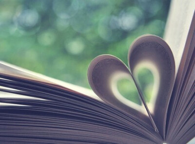 亲情，友情，爱情。留得住就留，留不住就放手，何必为难了别人，勉强了自己。