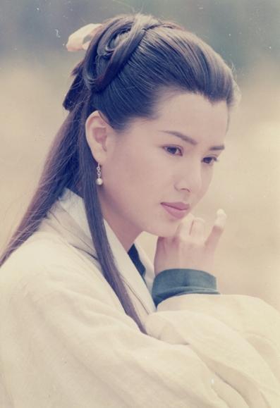 【那些年我们一起追过的女神】李若彤不算美艳绝伦那种,但是气质实在是非常适合女神.。曦