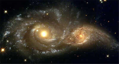 ：哈勃太空望远镜拍摄的宇宙图片。造物之神奇，令人惊叹。
