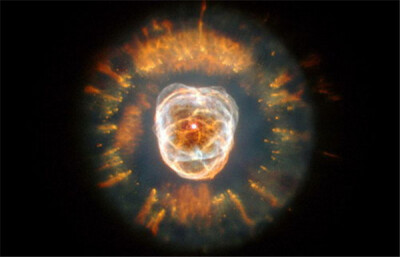 ：哈勃太空望远镜拍摄的宇宙图片。造物之神奇，令人惊叹。