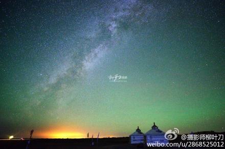  内蒙古库布其沙漠七星湖——中国内地最佳观星地之一！这里没有高反！没有睡袋！没有雾霾！只有纯净空气！只有五星酒店！只有震撼星空！高清七星湖延时视频敬请期待！ D800+21zf，D800e+15zf拍摄 @尼康中国 |呼和浩特白塔国际机场