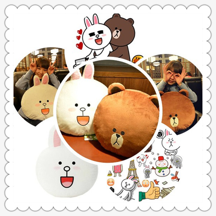 都教授、二千思密达^_^ LINE APP贴图^_^ 布朗熊和可妮兔 (brown&amp;amp;cony) 靠垫抱枕来啦&amp;gt;&amp;lt;！~~~~ 二千的房间也有放哦，也有放哦~！ 朴海镇来快乐大本营送娜娜、昕昕的也是这款哦~~ 轻松拥有同款啦，同款呀，嘻嘻~~