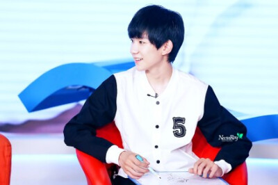 @TFBOYS-王源 一路上有你，苦一点也愿意，绝不是为了分离与你相遇