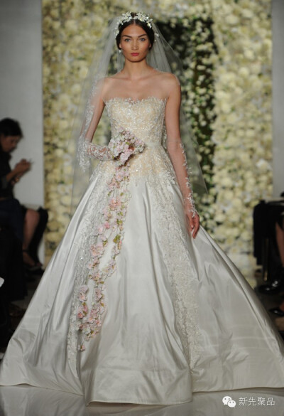 Reem Acra 2015秋季婚纱：清新婉约的花美人