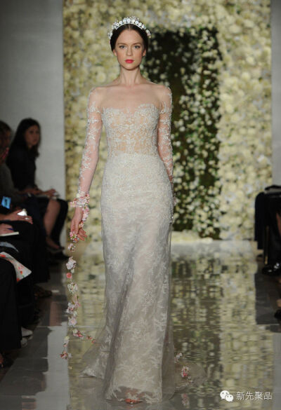 Reem Acra 2015秋季婚纱：清新婉约的花美人