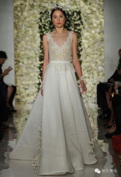 Reem Acra 2015秋季婚纱：清新婉约的花美人