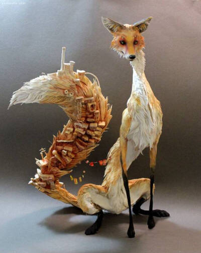 来自加拿大设计师Ellen June 的一组非生物的模型手办设计欣赏，一组令人震惊的奇妙生物的集合，一组超现实主义的幻想设计，一些关于奇妙生物的真实描绘，一组关于飞翔的龙，长着翅膀的狐狸，开花的鹿角以及传说生物…