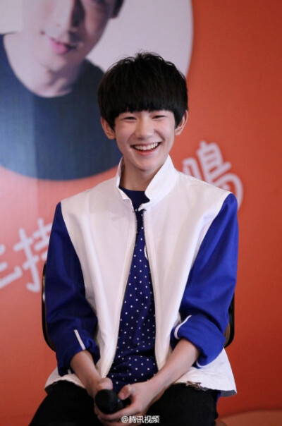 #王源# #TFBOYS王源# 141017 腾讯视频官博更新《带你去见TA》现场图 王源部分5P